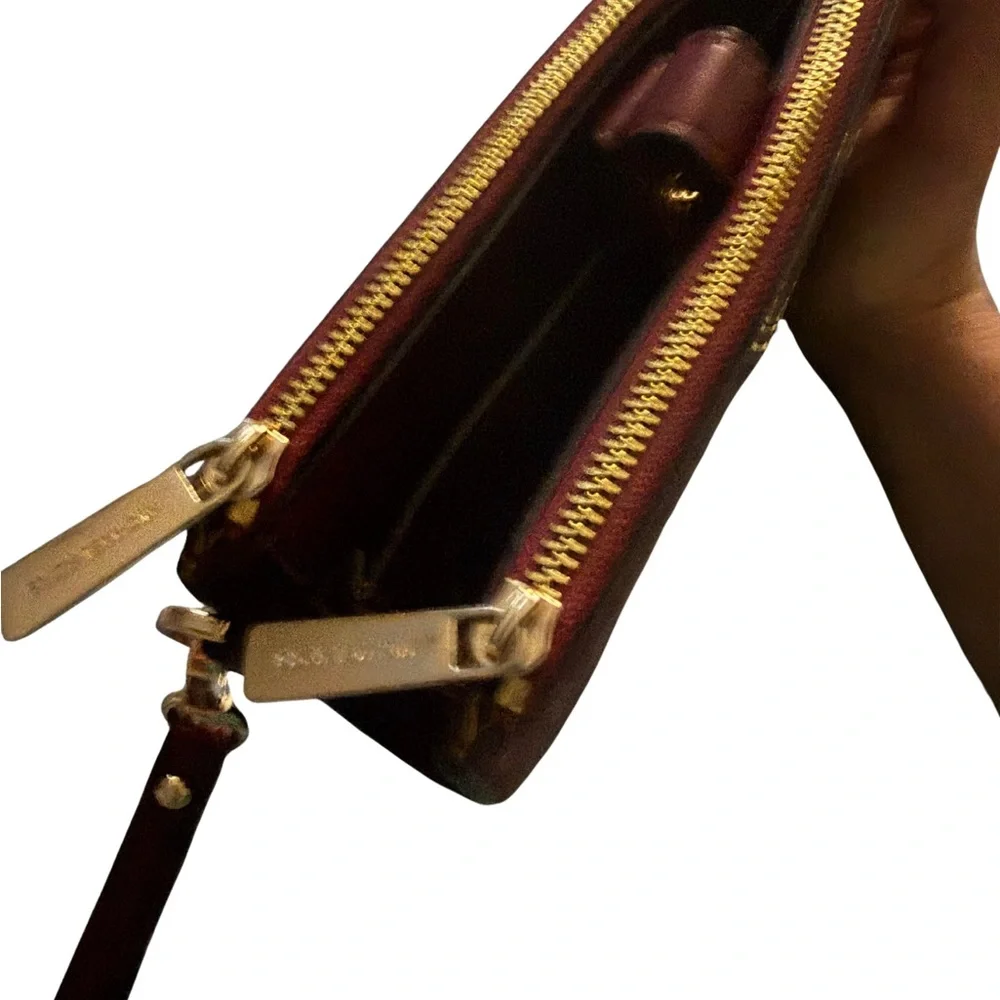 Michael Kors Jet Set Travel Signature Logo Smartphone Wallet - Mulberry